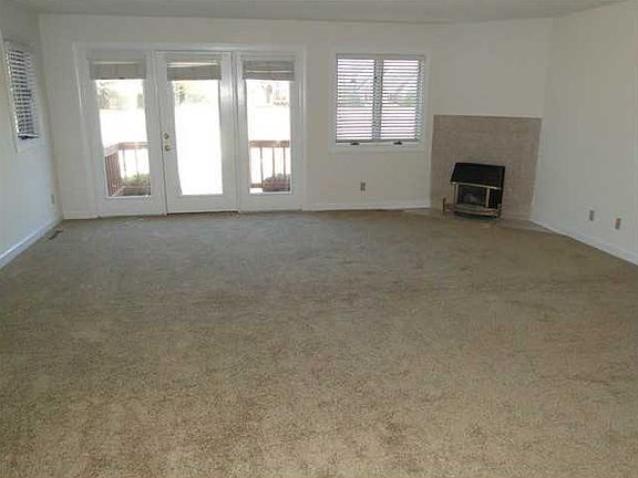 4th image of 1246 Foursome Ln