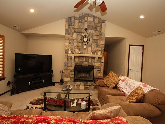 3rd image of 1006 Cottonwood
