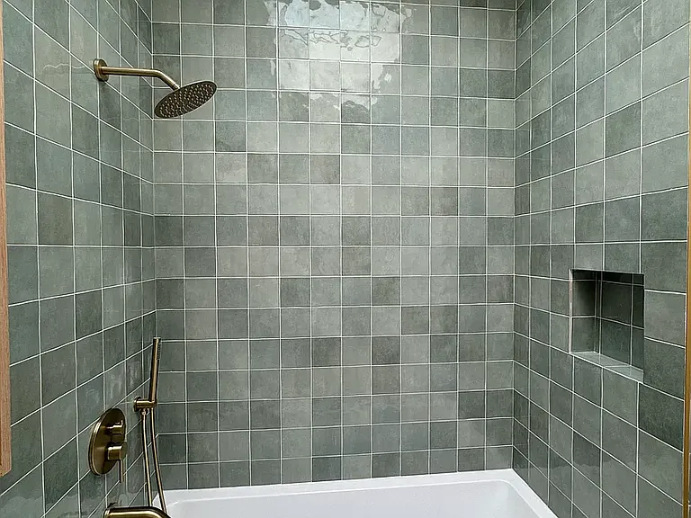 68-18 Clyde St #2 — Photo 5