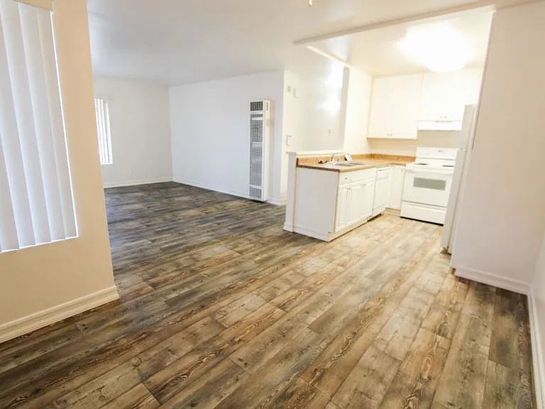 3415 Beech St — Photo 4