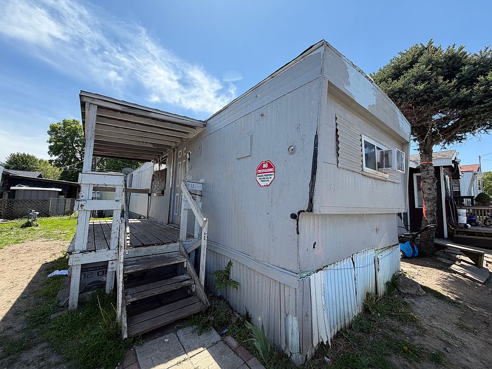 1st image of 2825 SE 14th St #15