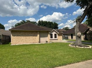 239 Kingsway Dr, Stafford, TX 77477