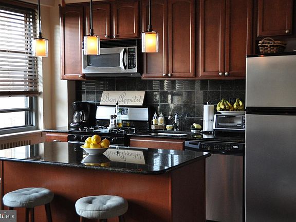 5th image of 2601 Pennsylvania Ave APT 353