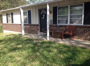 524 Redwood Ln, Saint Charles, MO