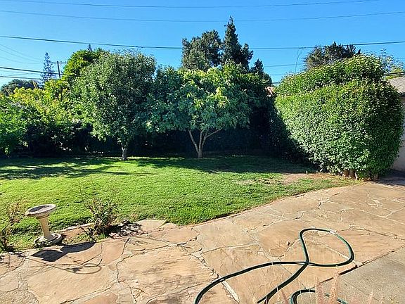 4th image of 55 Tulip Ln