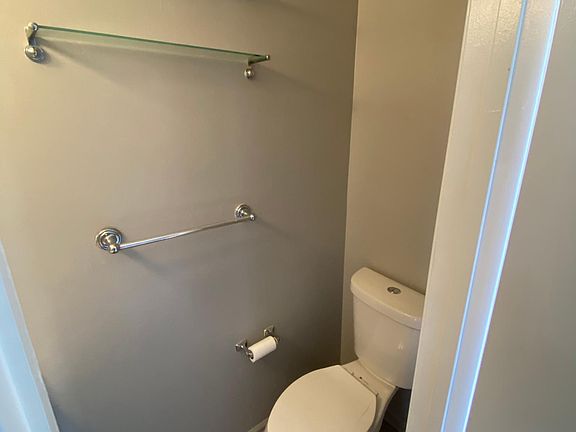 2nd image of 3019 South Grv