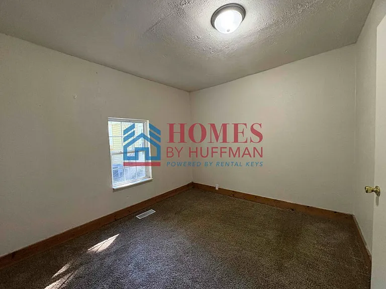 502 E Michigan St — Photo 13