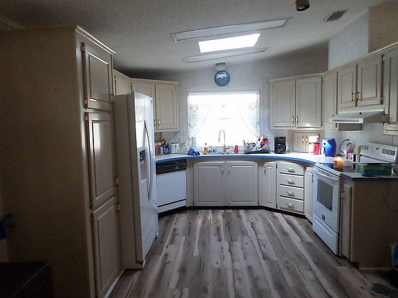 2nd image of 634 Vespers Way
