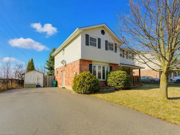 828 Elgin St N, Cambridge, ON N1R 8C2