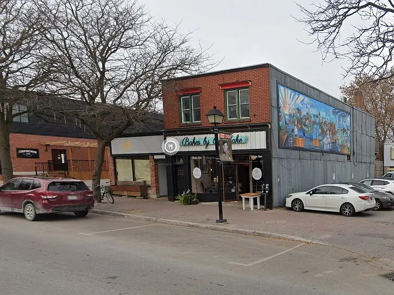178 Mississaga St E — Photo 4