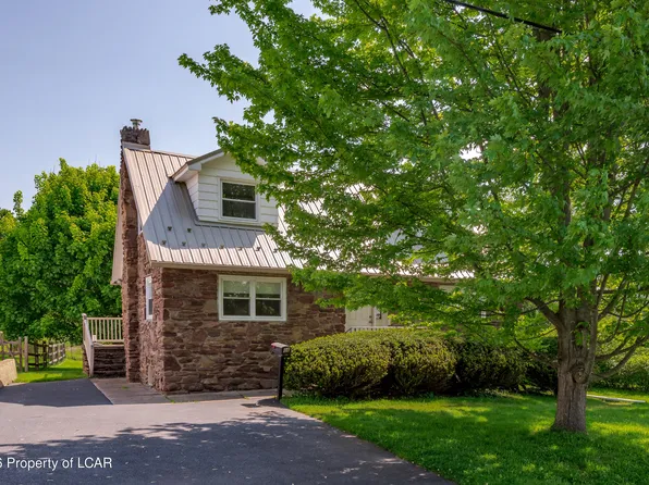 24 Park St, Dallas, PA 18612
