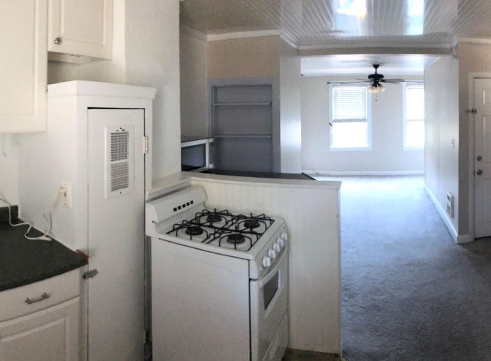 2nd image of 2334 Fleet St #2