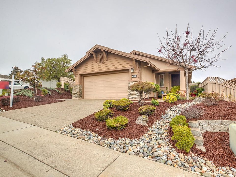1st image of 404 Plover Ct