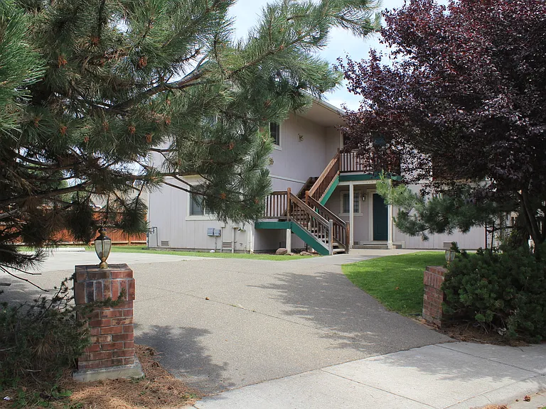 503 E River Ave — Photo 9