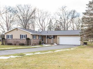 5884 N Rickfield Rd, Jackson, MI 49201