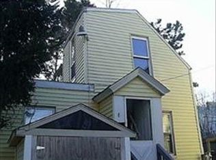8 Essex Cir, Lynn, MA 01902