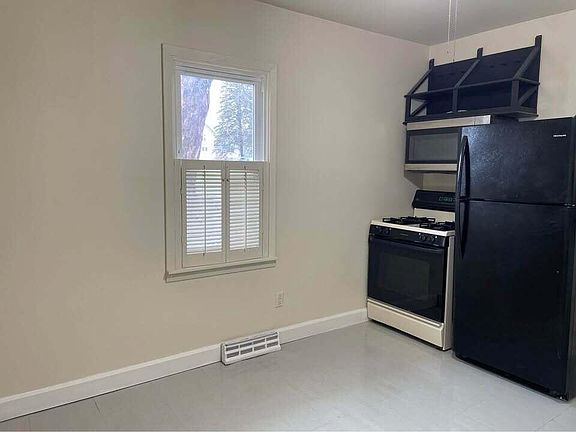 4th image of 134 N lincoln AVENUE