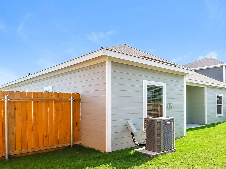 1500 Harvester Dr — Photo 16