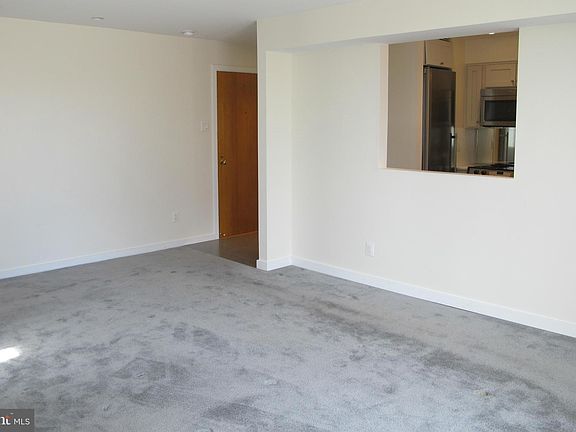 5th image of 200 S Fairfax St APT 8