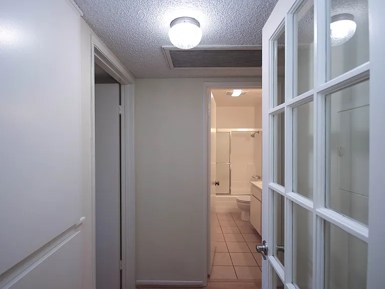 542 N Orange Grove Blvd — Photo 11