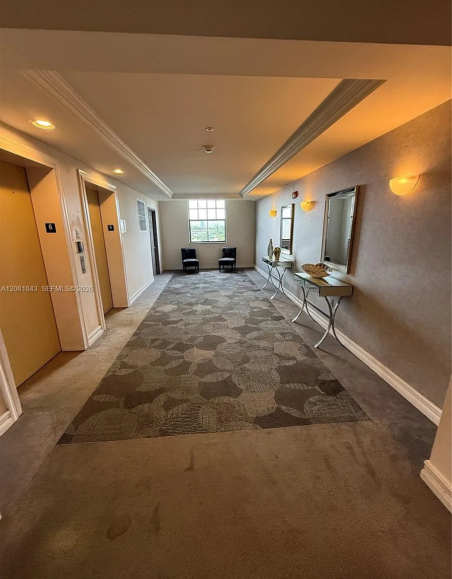 Regent Park Condo — Photo 2