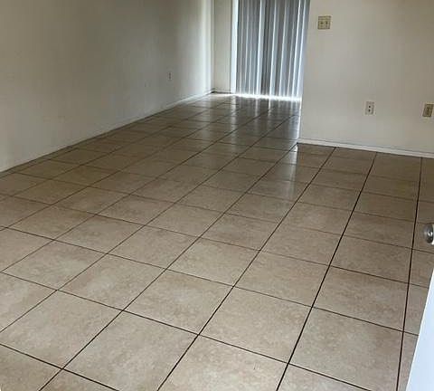 3rd image of 313 E Phoenix St #313