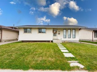 5640 SW Temple Dr NE, Calgary, AB T1Y3Z7