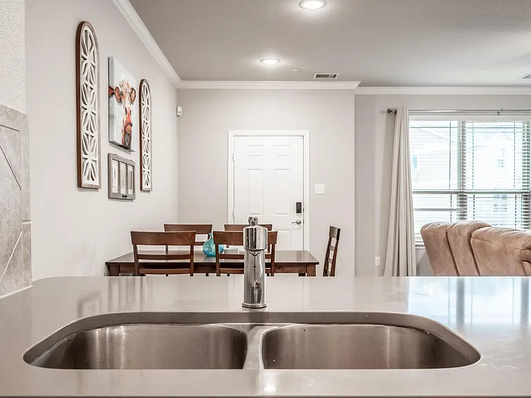 2204 Greystone Dr — Photo 11