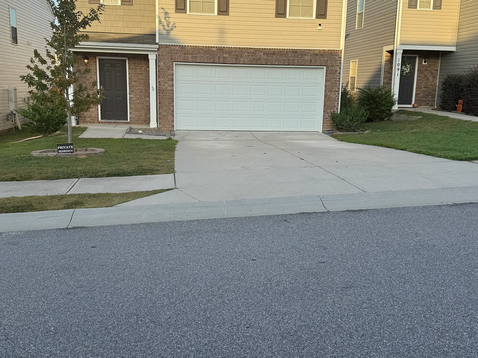 5 bed, 2368 sqft, $2,300 — Photo 1