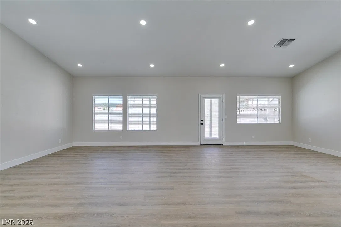 3 bed, 2.0 bath, 1583 sqft, $2,500 — Photo 4