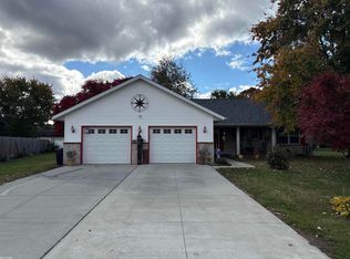 3365 Sapphire Ln, Fort Gratiot, MI 48059