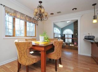 6 Cypress Ct, Waldwick, NJ 07463