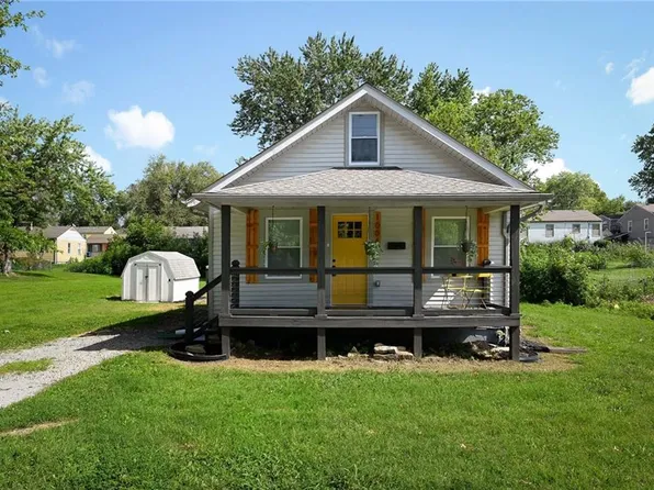 1004 Hickory St, Excelsior Springs, MO 64024