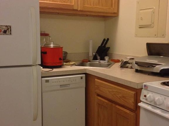 2nd image of 1205 University Ave APT 124