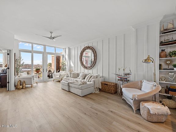 5th image of 403 Sky Sail Boulevard