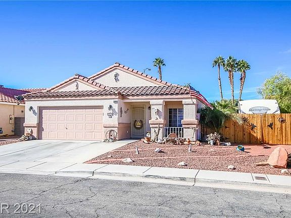 3rd image of 5909 Berry Hill Ln
