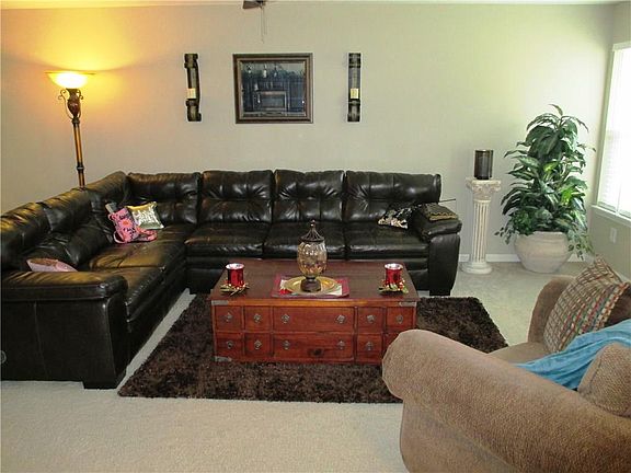 4th image of 1691 Rosewood Dr