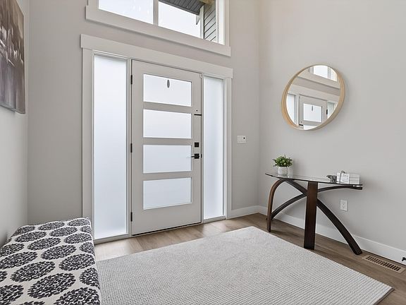 2nd image of 6262 Rexford Dr #5