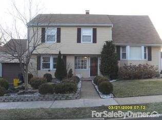 2 Smalley Rd, Edison, NJ 08817