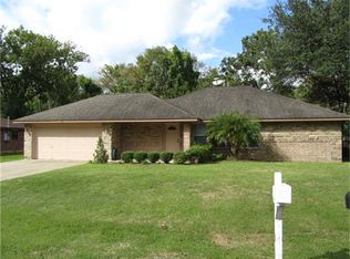 18 Nelson Ct, Jones Creek, TX 77541