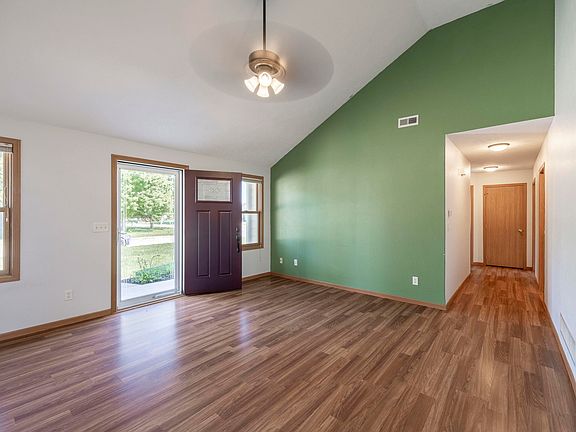 3rd image of 216 Brookvalley Dr