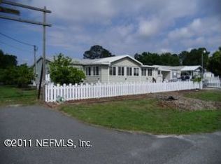 111 Waterway Ave, Satsuma, FL 32189