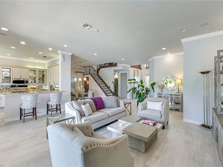 6582 Monterey Point — Photo 4