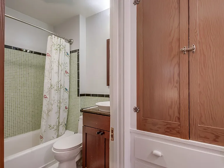 1511 Gregory St — Photo 40