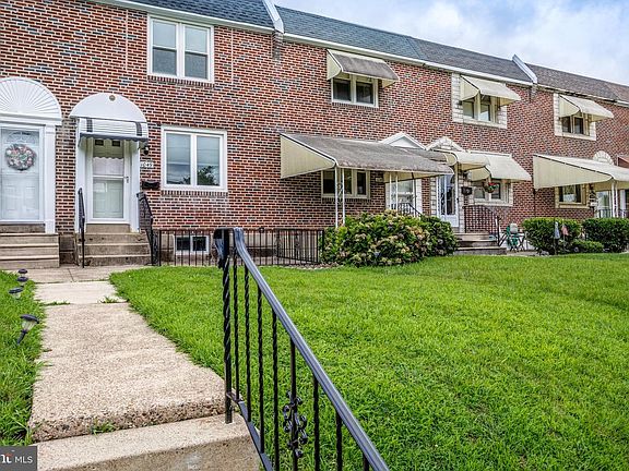 4th image of 1049 Oakwood Dr