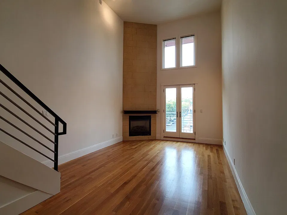 1043 Valencia St #2