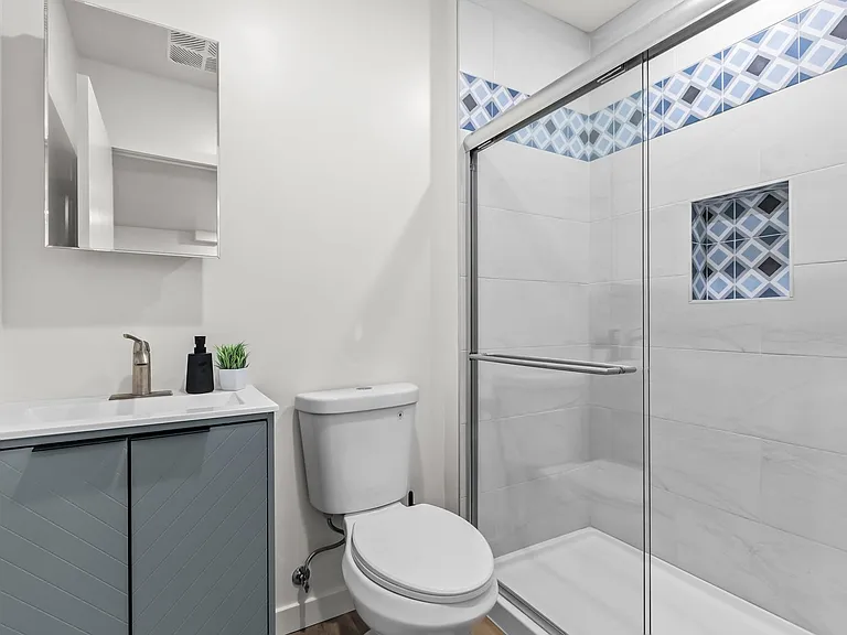 838 Hilgard Ave — Photo 81
