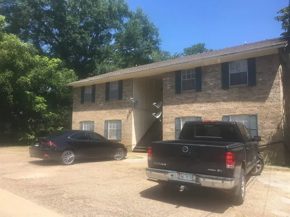 302 S Green St, Hallsville, TX 75650