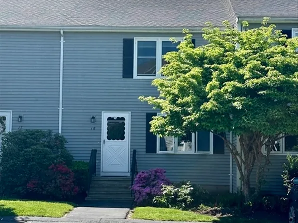 220 Park St APT 18, North Attleboro, MA 02760