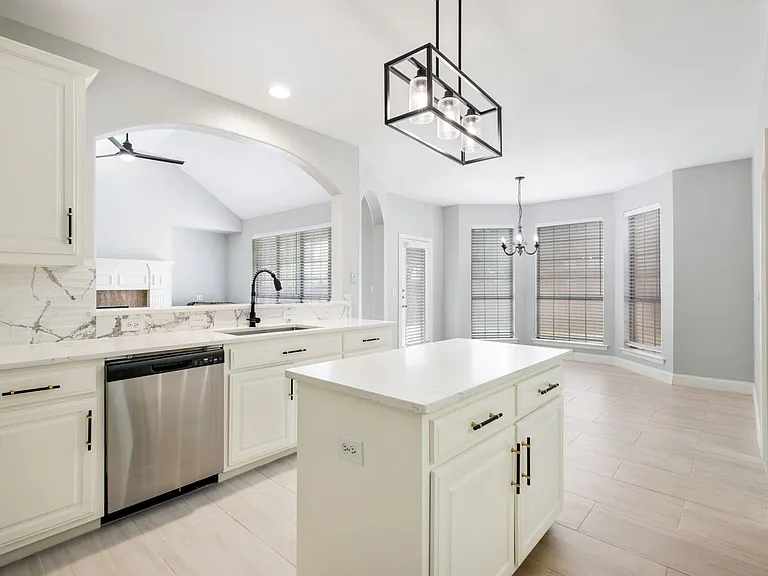 4804 Appleridge Dr — Photo 8